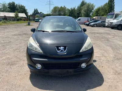 Gebraucht Peugeot 207 Urban Move 95 PS (69 kW) 2009 Schwarz Limousine