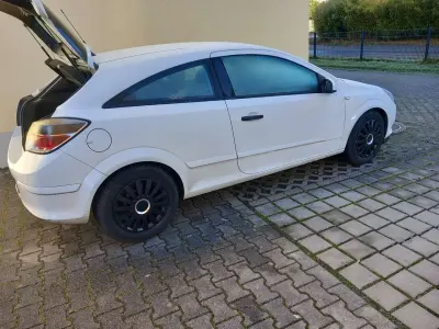 Gebraucht Opel Astra GTC 90 PS (66 kW) 2009 Limousine