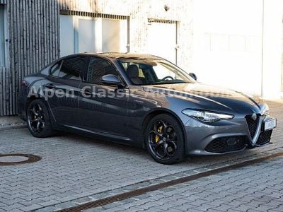 Grau Gebraucht 2018 Alfa Romeo Giulia Veloce Limousine | 32.900 € (Teuer)