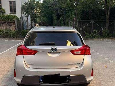 Toyota Auris Hybrid