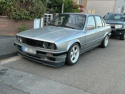 Gebraucht BMW 325 192 PS (141 kW) 1988 Silber Limousine