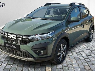 Grün / zedergrün Neu 2025 Dacia Sandero Expression Kleinwagen | 20.470 €