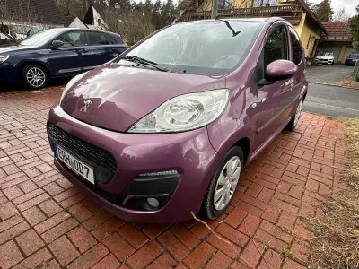 Gebraucht Peugeot 107 Style 68 PS (50 kW) 2014 Violet Kleinwagen