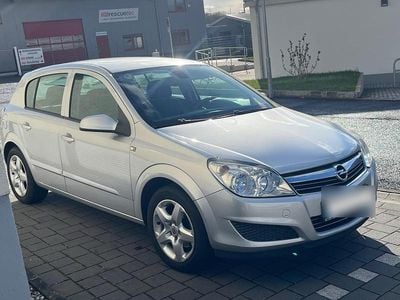 Gebraucht Opel Astra 105 PS (77 kW) 2007 Silber Kleinwagen