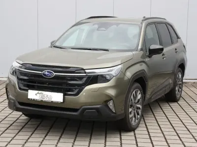 Neu Subaru Forester Platinum 136 PS (100 kW) 2026 Grün SUV