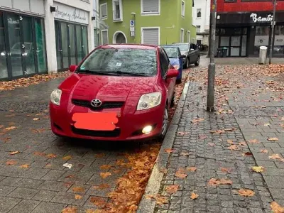 Gebraucht Toyota Auris Life 132 PS (97 kW) 2010 Rot Kleinwagen