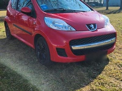 Gebraucht Peugeot 107 55 PS (40 kW) 2010 Rot Kleinwagen