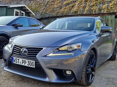 Gebraucht Lexus IS300h 181 PS (133 kW) 2016 Grau Limousine