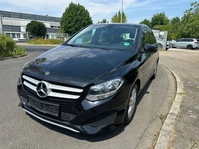Gebraucht Mercedes B200 136 PS (100 kW) 2019 Schwarz Kleinwagen