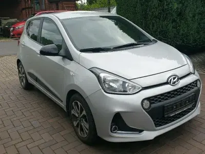 Gebraucht Hyundai i10 Passion Plus 87 PS (63 kW) 2019 Silber Kleinwagen