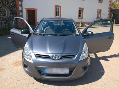 Gebraucht Hyundai i20 75 PS (55 kW) 2009 Grau Kleinwagen