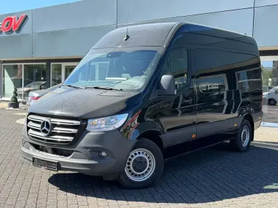 Używany Mercedes Sprinter 170 KM (125 kW) 2023 Czarny Van