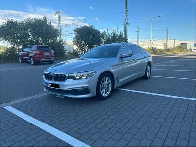 Grau Gebraucht 2019 BMW 520 Limousine | 26.800 € (Fairer Preis)
