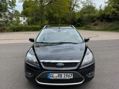 Gebraucht Ford Focus Titanium 125 PS (91 kW) 2010 Schwarz Kombi