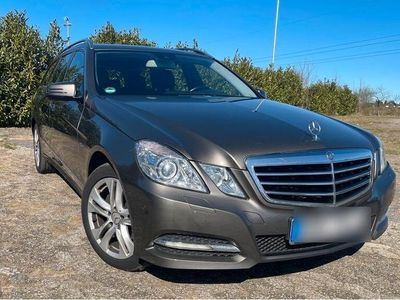 Mercedes E200