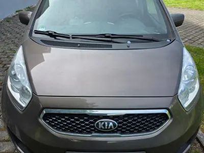 Gebraucht Kia Venga 125 PS (91 kW) 2013 Braun Kleinwagen