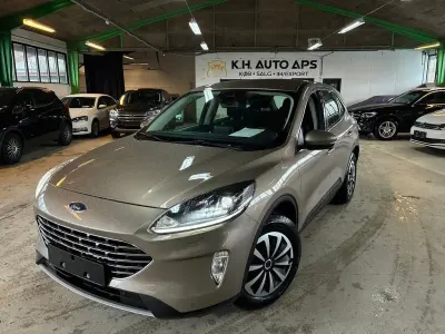 Używany Ford Kuga Titanium 120 KM (88 kW) 2020 Srebrny SUV
