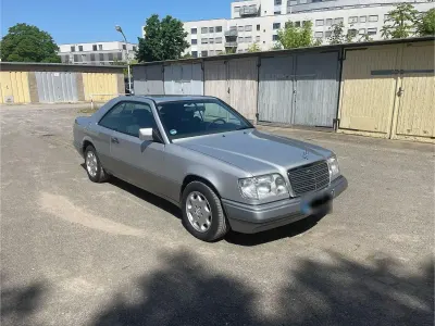 Gebraucht Mercedes E220 150 PS (110 kW) 1994 Silber Coupé