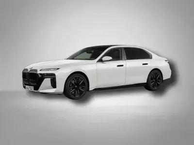 Gebraucht BMW 740 M Sport 299 PS (219 kW) 2025 Andere Limousine