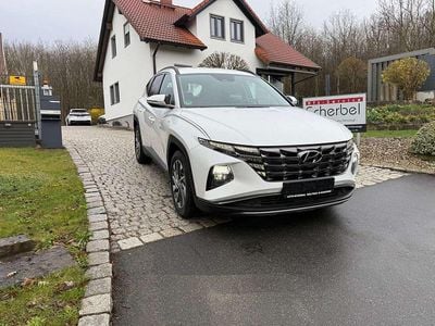 Gebraucht Hyundai Tucson Select 179 PS (131 kW) 2023 Serenity white / mic SUV