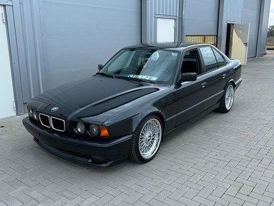 Gebraucht BMW 525 192 PS (141 kW) 1992 Schwarz Limousine