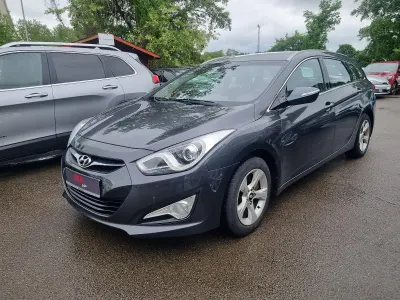 Gebraucht Hyundai i40 115 PS (84 kW) 2012 Grau Kombi