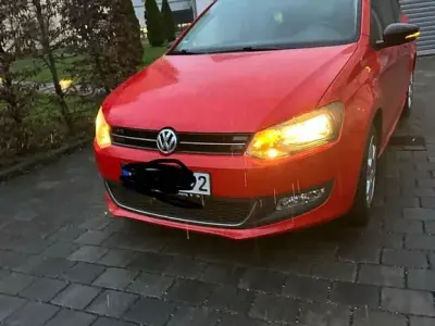 Gebraucht VW Polo Comfortline 69 PS (50 kW) 2011 Rot Kleinwagen