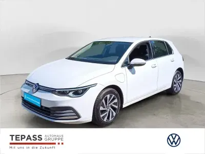 Gebraucht VW Golf VIII Sport 150 PS (110 kW) 2020 Weiss Limousine