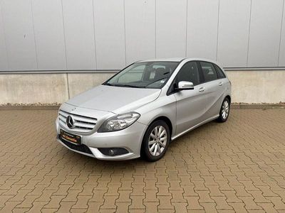 Gebraucht Mercedes B180 109 PS (80 kW) 2013 Silber Van / Kleinbus