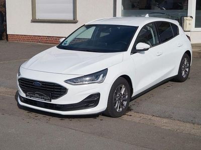 Gebraucht Ford Focus Titanium 125 PS (91 kW) 2023 Weiß Limousine