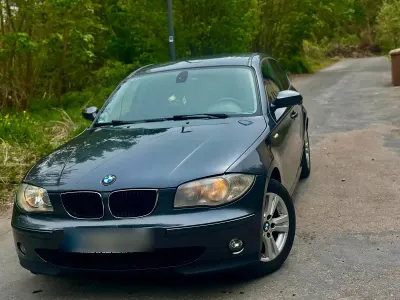 Gebraucht BMW 118 129 PS (94 kW) 2006 Schwarz Kleinwagen