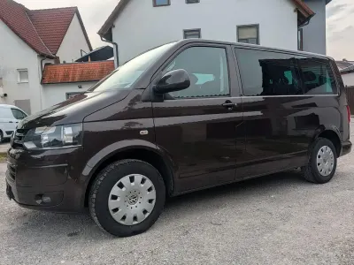 Gebraucht VW Caravelle Comfortline 140 PS (102 kW) 2010 Braun Van
