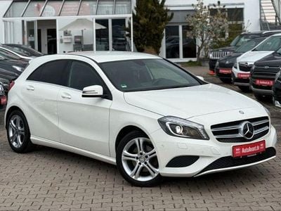 Gebraucht Mercedes A180 Urban 122 PS (89 kW) 2015 Weiß Limousine