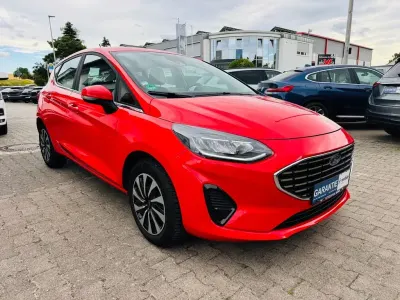 Gebraucht Ford Fiesta Titanium 75 PS (55 kW) 2023 Rot Kleinwagen