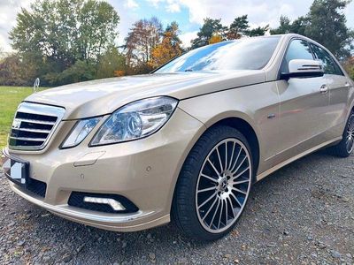 Beige Gebraucht 2009 Mercedes E220 Elegance Limousine | 16.500 €
