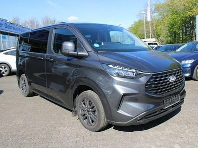 Usata Ford Tourneo Titanium 150 CV (110 kW) 2024 Grigio Monovolume