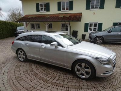 Second-hand Mercedes CLS350 306 CP (225 kW) 2015 Argintiu Berlinǎ
