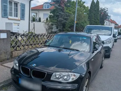 Gebraucht BMW 118 129 PS (94 kW) 2007 Schwarz Kleinwagen