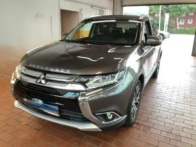 Gebraucht Mitsubishi Outlander Top 150 PS (110 kW) 2017 Braun SUV