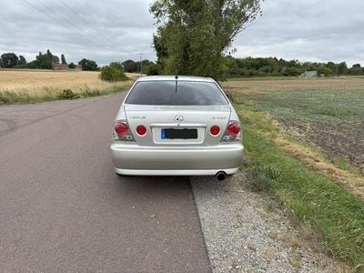 Lexus IS200