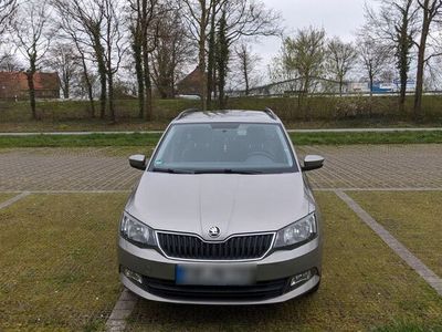 gebraucht Skoda Fabia 1.2l TSI Ambition Combi *1.Hand*SHZ