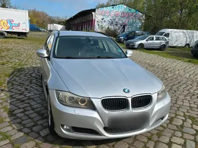 Gebraucht BMW 320 142 PS (104 kW) 2011 Silber Kombi