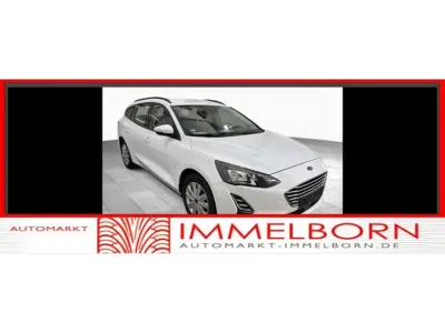 Gebraucht Ford Focus Trend 125 PS (91 kW) 2021 Frozen white Kombi