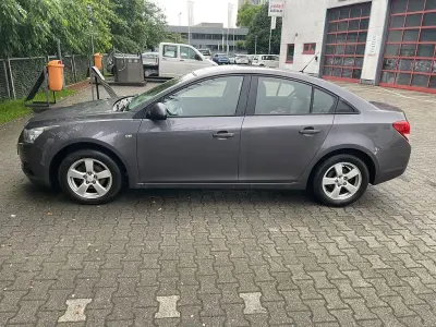 Gebraucht Chevrolet Cruze LS 124 PS (91 kW) 2011 Grau Limousine