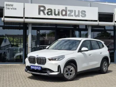 Gebraucht BMW iX1 Performance 230 kW (313 PS) 2022 Alpinweiß SUV