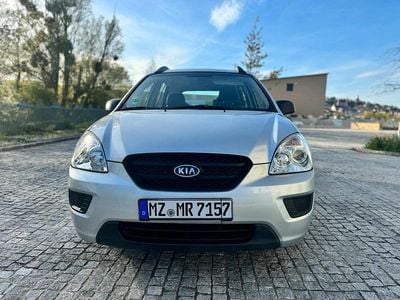 Gebraucht Kia Carens 145 PS (106 kW) 2009 Silber Van / Kleinbus