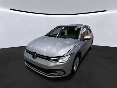Gebraucht VW Golf VIII Life 116 PS (85 kW) 2023 Reflexsilber Limousine