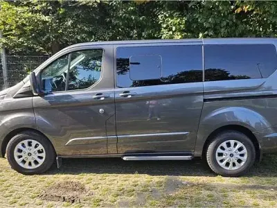 Gebraucht Ford Tourneo Custom Titanium 126 PS (92 kW) 2021 Grau Van