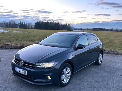 Gebraucht VW Polo 80 PS (58 kW) 2018 Grau Kleinwagen