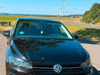 Gebraucht VW Polo Comfortline 75 PS (55 kW) 2018 Schwarz Kleinwagen